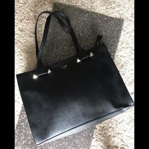 guess black tote